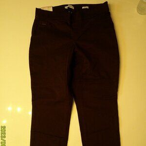 Women's Nine West Skinny Burgandy Stretchy Jeans New Not Used XL